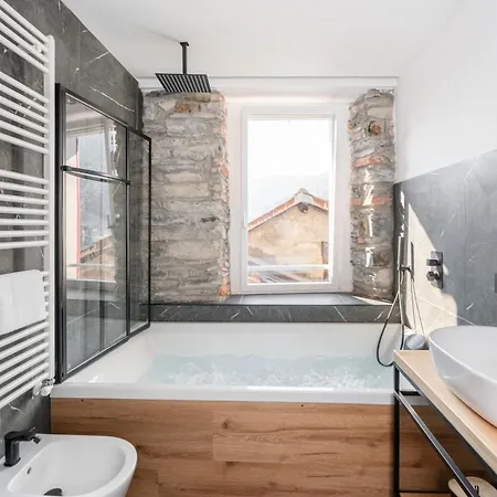 Dn Art - Romantic With Indoor Jacuzzi - 5 Guests Hébergement de vacances Blevio
